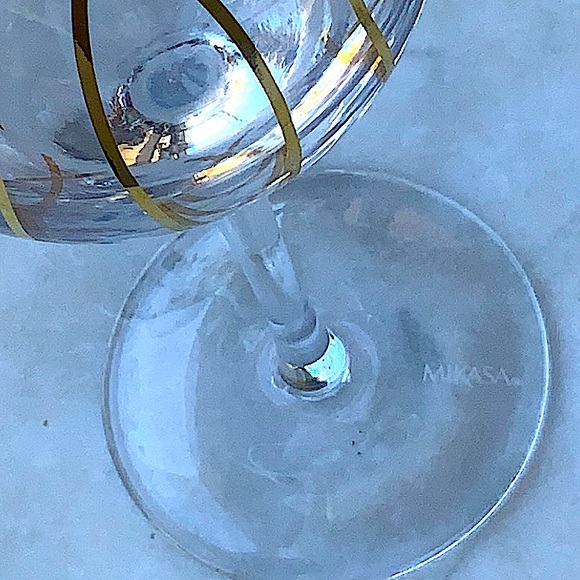 MIKASA CHEERS METALLICS GOLD STEM WINE GLASS 14 FL OZ SET OF 4 - Picture 8 of 10